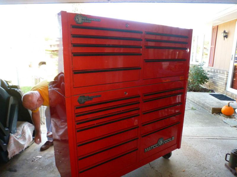 Immaculate matco toolbox set (top, bottom, side locker)