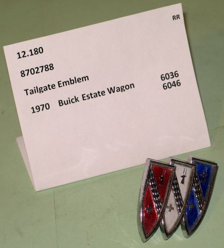 1970 buick estate wagon nos tailgate tri-shield emblem 8702788