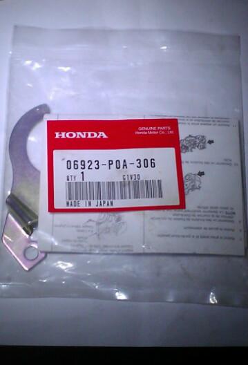 Genuine honda oil seal retainer- accord - prelude 06923-poa-306- bnib