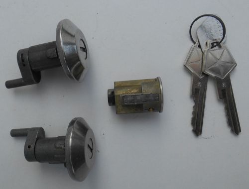 Mopar nos door &amp; ignition lockset 1957-1959 plymouth 1698638 2229309 63-68 truck