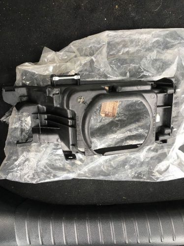 Housing - toyota (81106-16500)