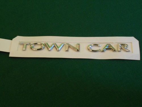 2003-2011 lincoln town car; trunk lid nameplate town car chrome
