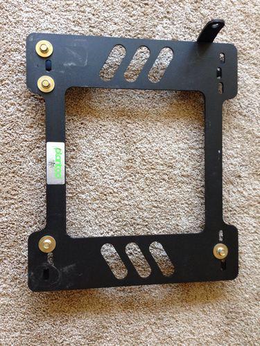 Planted technology seat bracket - bmw 135/128 