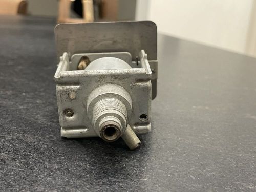 Cessna 180 182 tachometer 0713062-7 rare nos (1957)