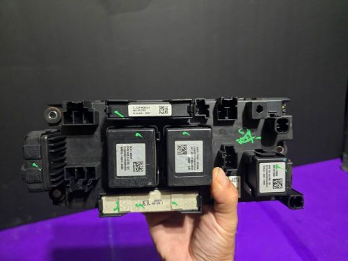 Gm hybrid drive motor battery pack  relay unit 24284374 oem
