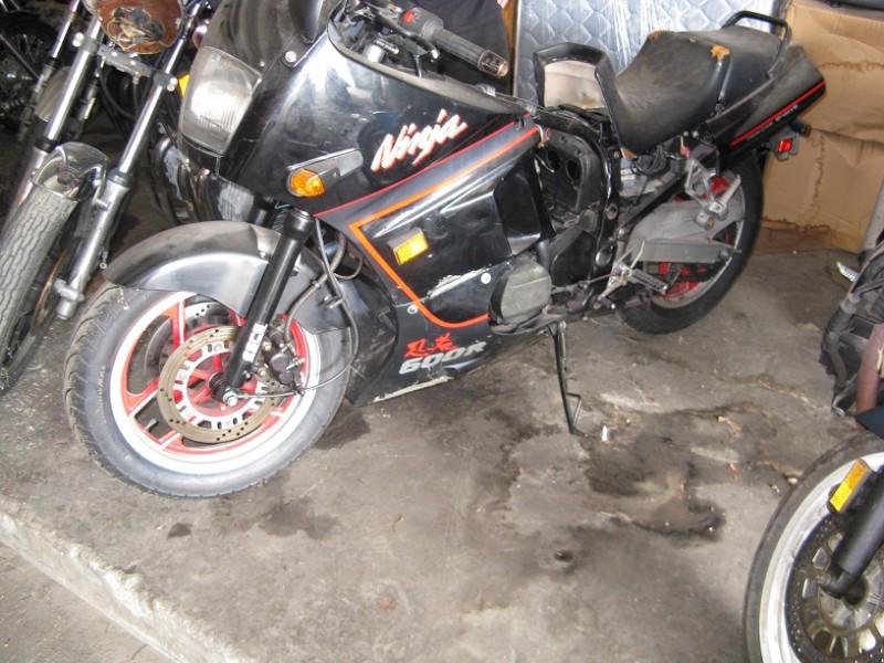 1992 kawasaki ninja 600-r  parts bike , with papers