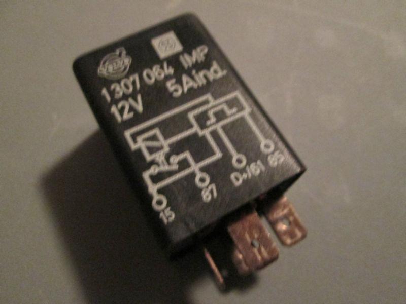 Volvo a/c control relay 1307064 / 896329 #2338 200/700 series 82-90 direct fan