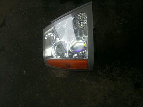 Use cadillac srx right headlight hid