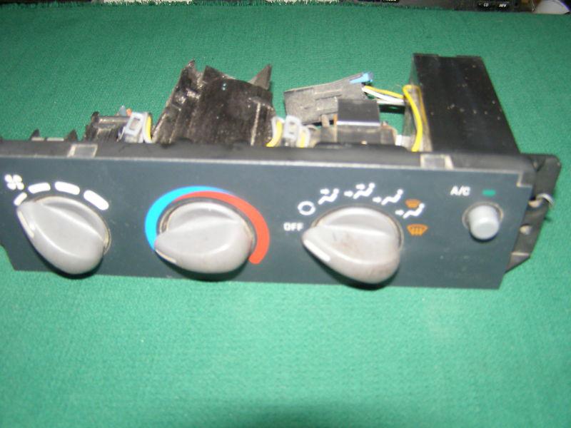 1997 pontiac sunfire ac climate control oem  w/o rear defroster  rectangular 