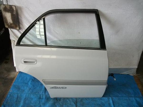 Toyota corona premio 1999 rear right door assembly [0013300]