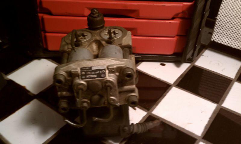 Bmw abs hydro unit bosch e34 e32 850ci 525i 530i 535i 540i 1988 1989 1990 1991