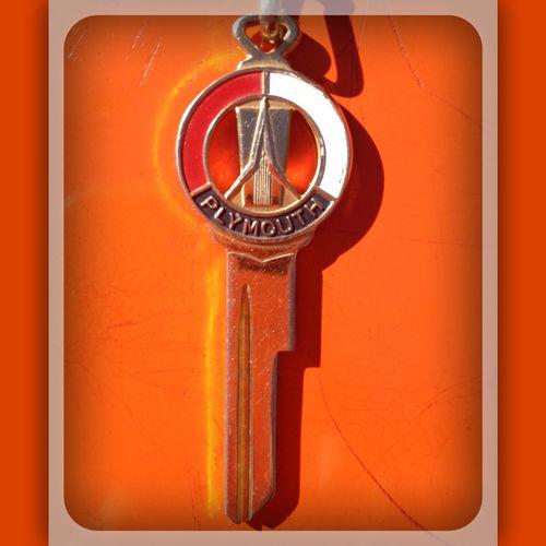 NOS 50s 60s Vintage Uncut Gold-Tone Plymouth Rocket Silhouette Key Blank & Ring, US $9.99, image 3