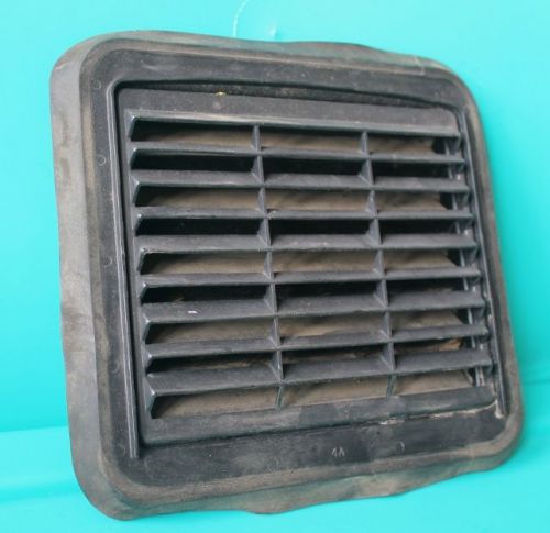 2003 rear tailgate vent off jeep tj wrangler