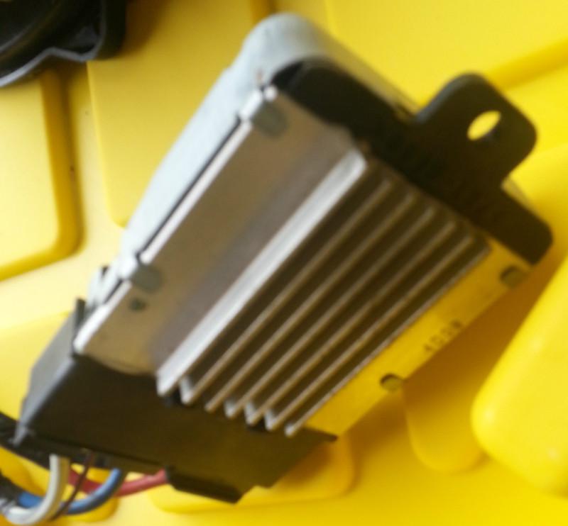 Find 200105 LEXUS IS300 8716522050 CONTROL BLOWER MOTOR DENSO OEM