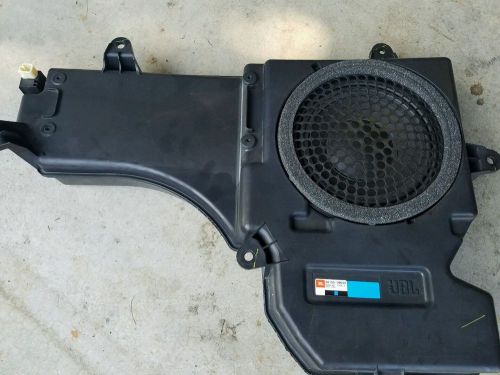 Toyota 4runner jbl synthesis subwoofer and enclosure 86150-0w090
