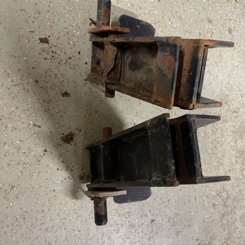 Receiver set 67858 67859 for western ultramount snow plow blades! used! the set!