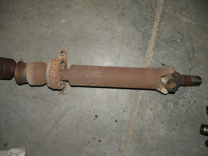 1996 CHEVY CAMARO DRIVE SHAFT 2 PIECE SHAFT 5 SPEED MANUAL 3800 OEM, US $74.99, image 2
