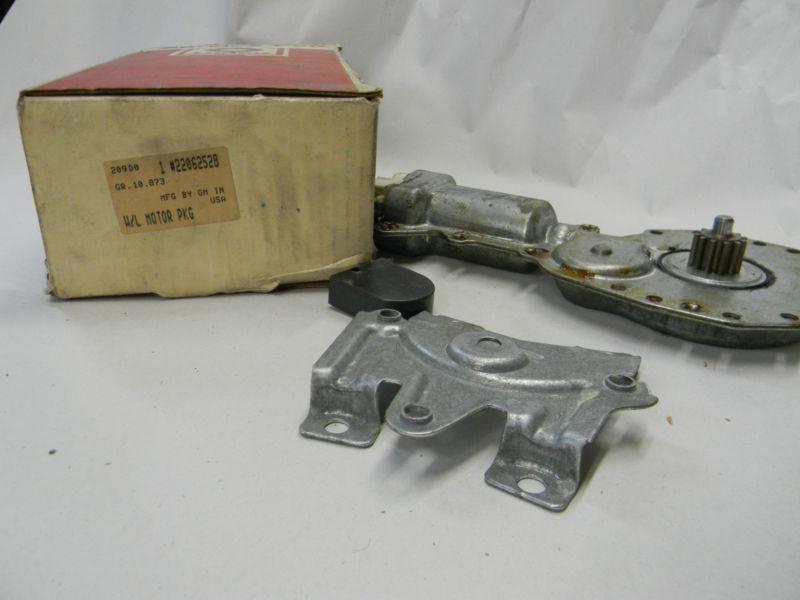New genuine gm delco # 22062528 window lift regulator motor camaro oem *nos