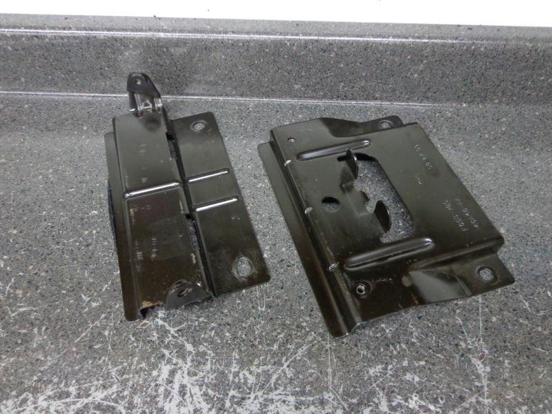 Find Ford Expedition Center Console Floor Mounts Brackets 9702 97 98