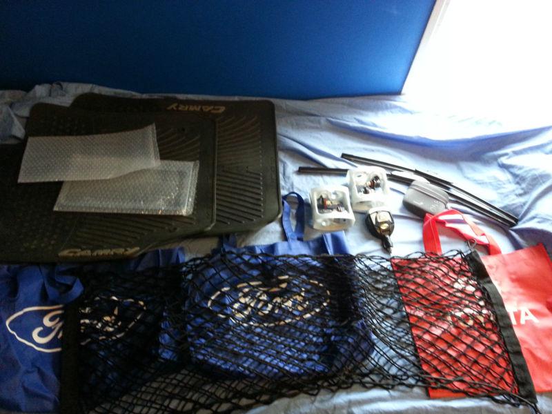 Toyota camry 07 accessory lot = more for toyota camry 07 and 2012 take a look!!