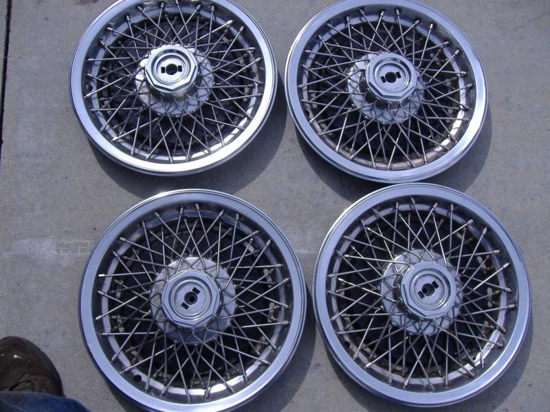 Sell 1966 FORD MUSTANG SPINNER HUBCAP 1 single hub cap in Casper