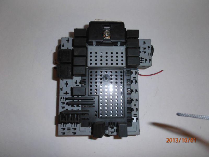 2001-2004 volvo s60 rear trunk fuse box relay panel part t# 08696035 