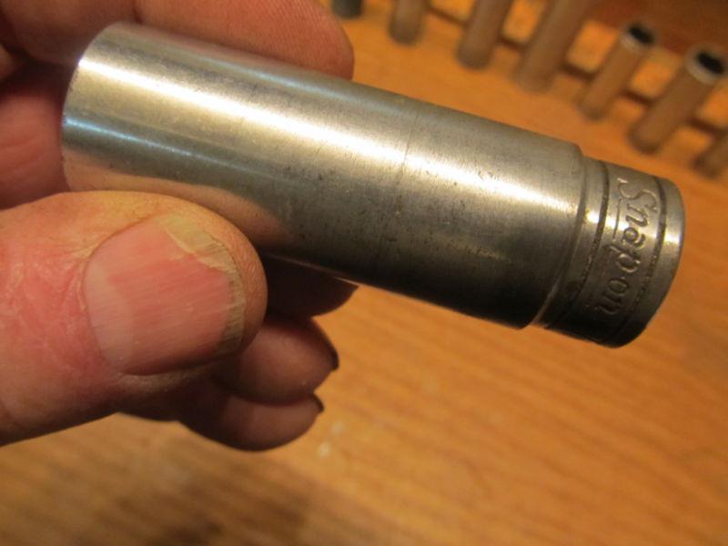 Snap-on  11/16"-3/8" drive 12 point no. sf-221  socket  auto truck shop tool  aa