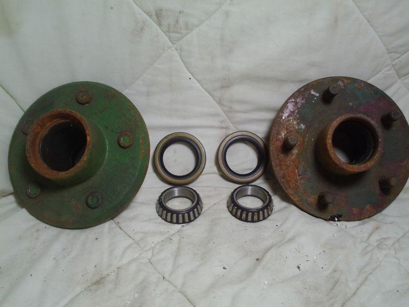 Set of 2 used wheel hubs 5 stud trailer rv w-5 ddr84000