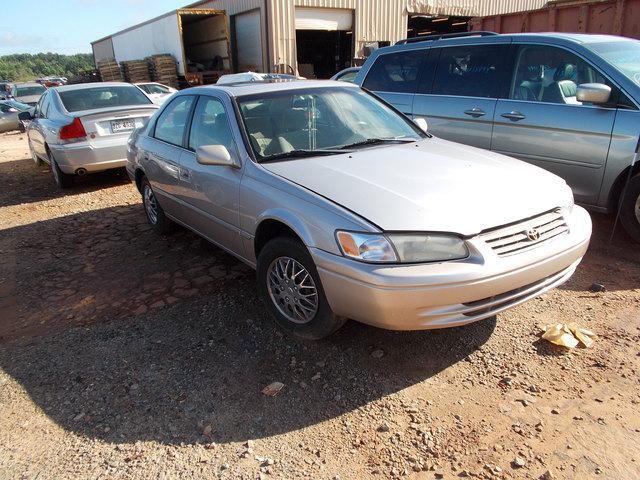 Legenda Jalanan: Mengupas Toyota Camry 1998 dan Pesonanya yang Abadi