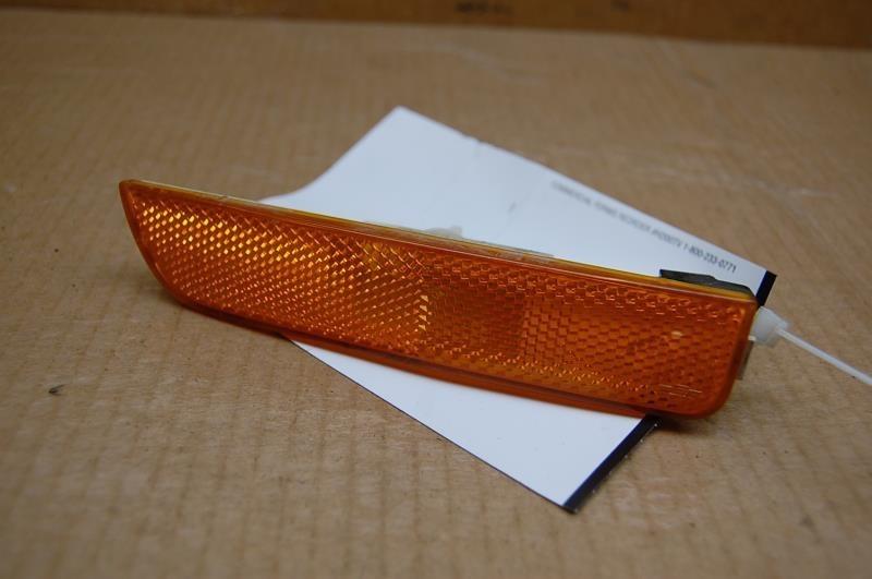 Find 02 03 04 05 VW PASSAT RIGHT SIDE FRONT MARKER LIGHT 3B0 945 072 in