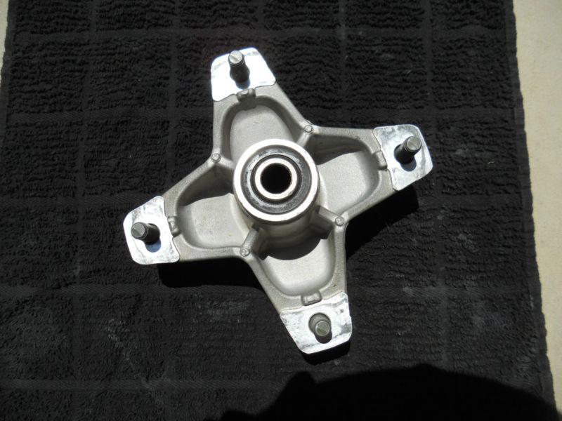 Banshee yfz350 350  front hub wheel1990-2006