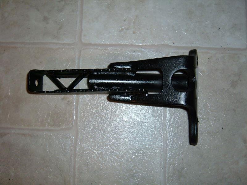 Yamaha ytm225 left foot rest,stand  fits tri-moto, ytm225dx ytm225dr