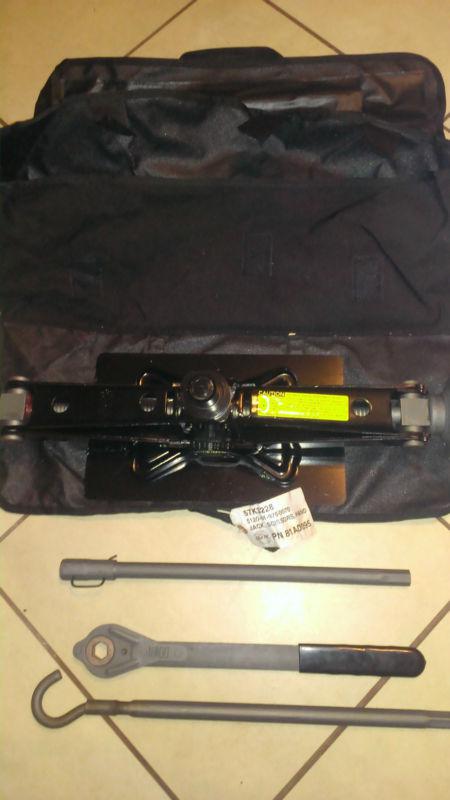  brand new never been used hmmwv scissor jack