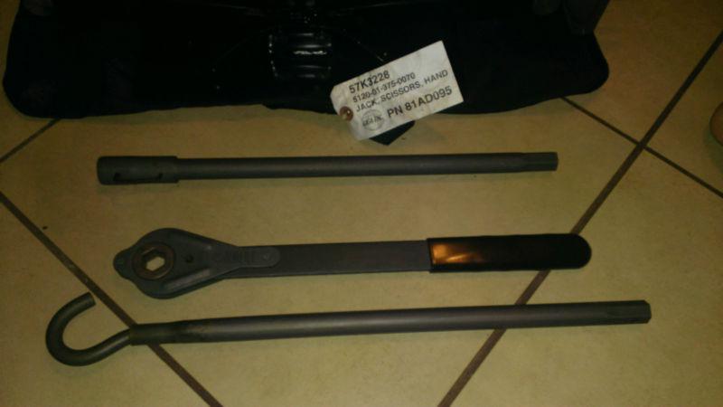 BRAND NEW NEVER BEEN USED HMMWV SCISSOR JACK, US $100.00, image 3