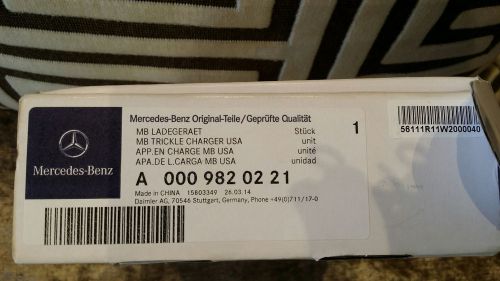 Mercedes benz trickle charger new in box a9820221