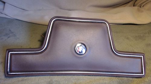 1984 buick lesabre brown horn pad  with emblem  25518890 11 1/2 inch by 5 1/4 in