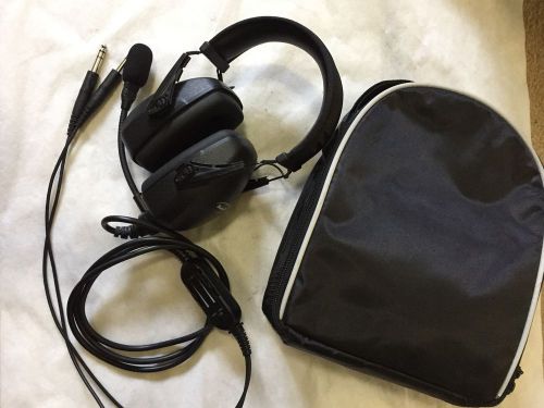 Boswell aviation headset w case great condition (similar to lightspeed model)