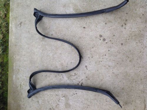 1999-2003 saab 9-3 convertible front windshield roof rubber molding