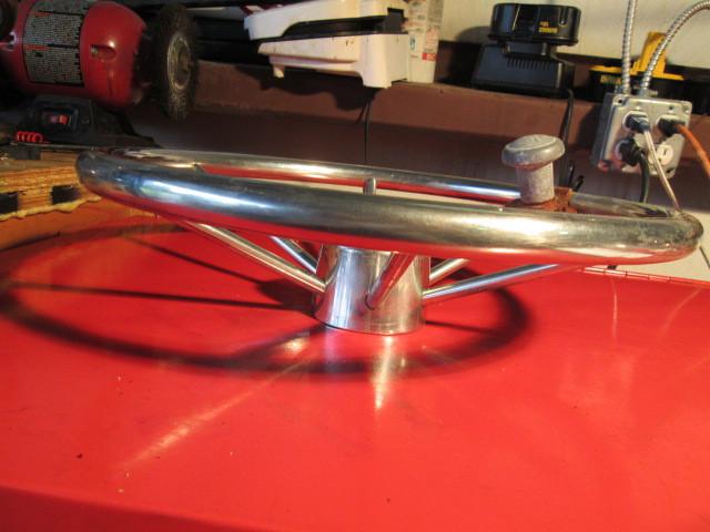 STAINLESS STEEL STEERING WHEEL 16