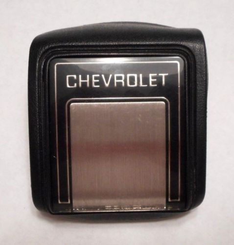 1980-1987 gm chevy truck horn button pick up square center pad silver 80-87 oem