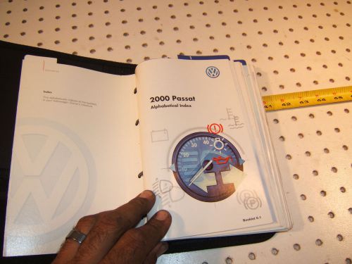 Vw 2000 passat wagon owner manual&#039;s oem 1 booklet with black outer vw oem 1 case
