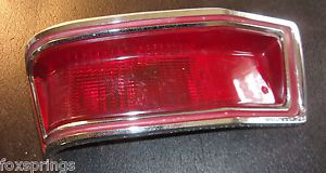 1973 plymouth valiant tail light assembly right 73v41 3679262        -  pl378