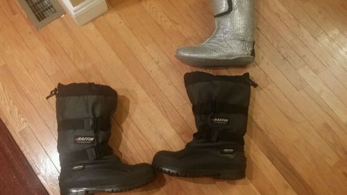 Used mens size 12 baffin pac snowmobile winter snow boot