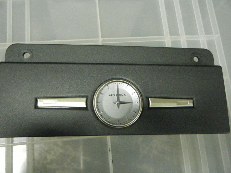 Sell Lincoln Town Car Dash Mounted Analog Clock fits from2003 to 2010