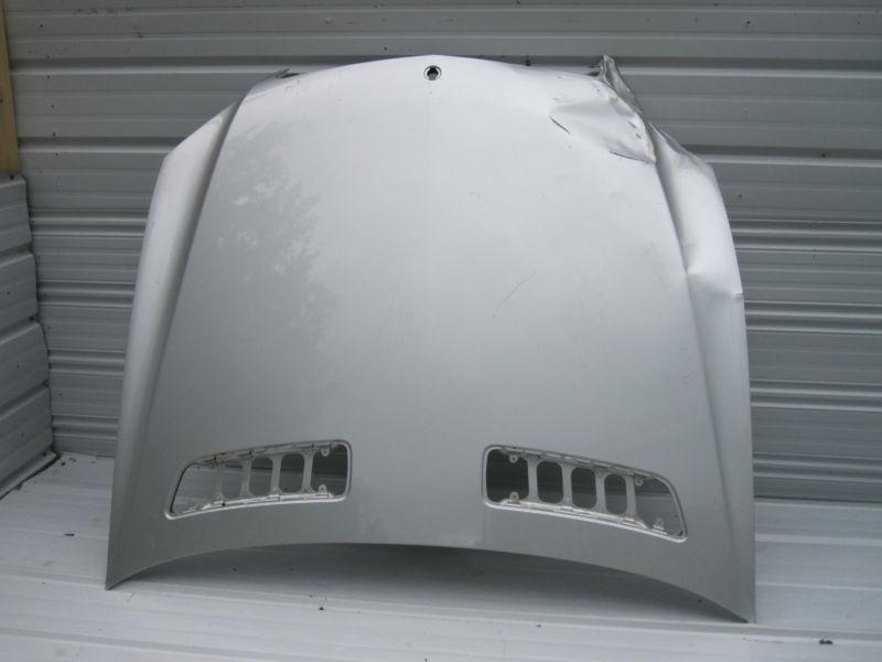 Mercedes s550 - hood