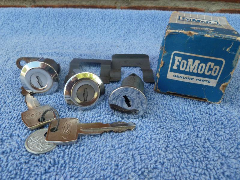 Original fomoco nos 1964 1965 1966 ford mustang ignition and door lock set clips