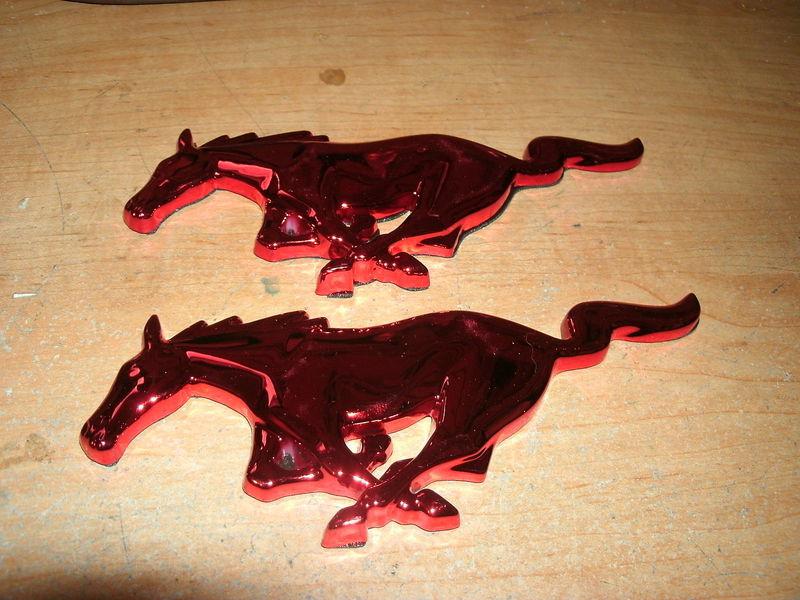 Ford mustang running horse fender grille air cleaner dash emblems pair red