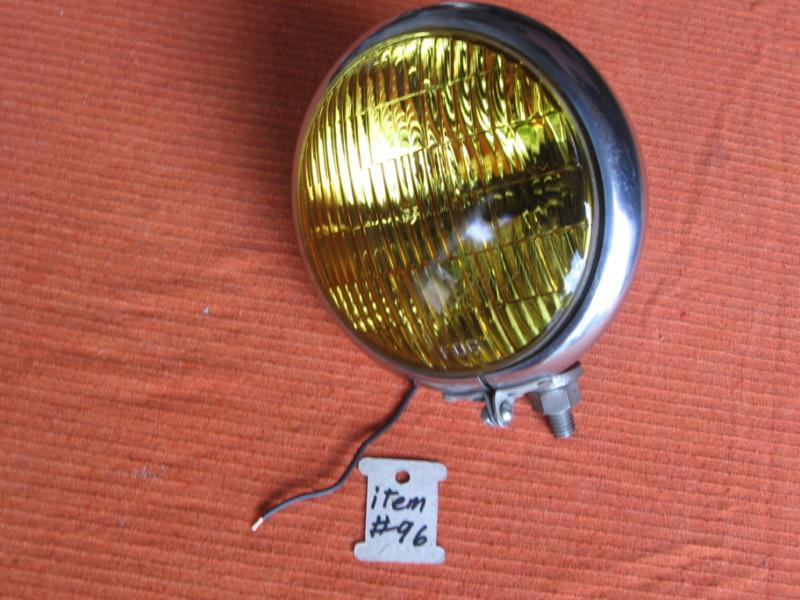 1 yellow fog  lights 
