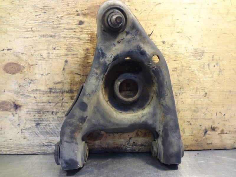 87 88 89 90 91 92 93 mustang 5.0l drivers left front lower control arm 208245