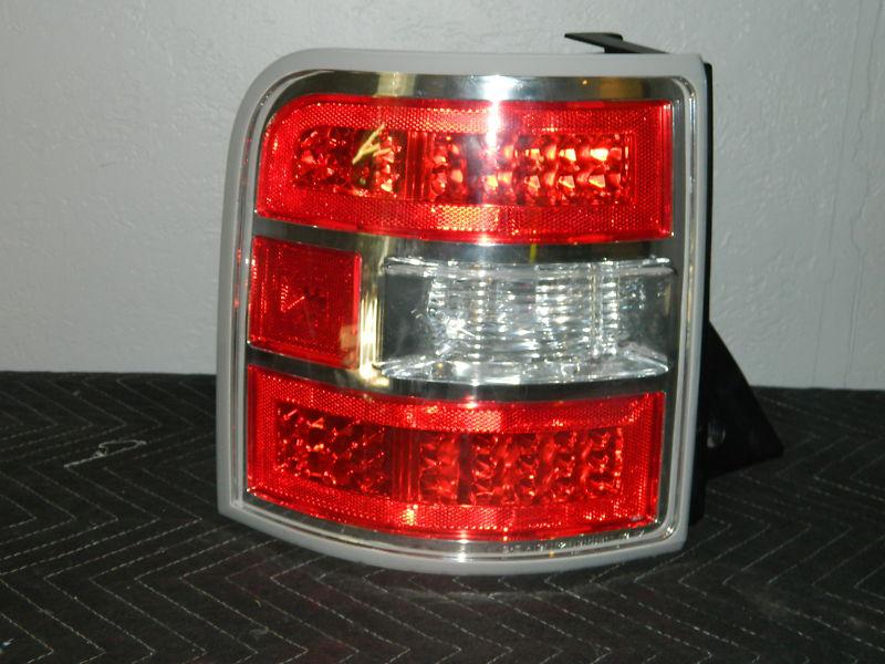 Oem 2009-2012 ford flex left / driver side led tail light assembly